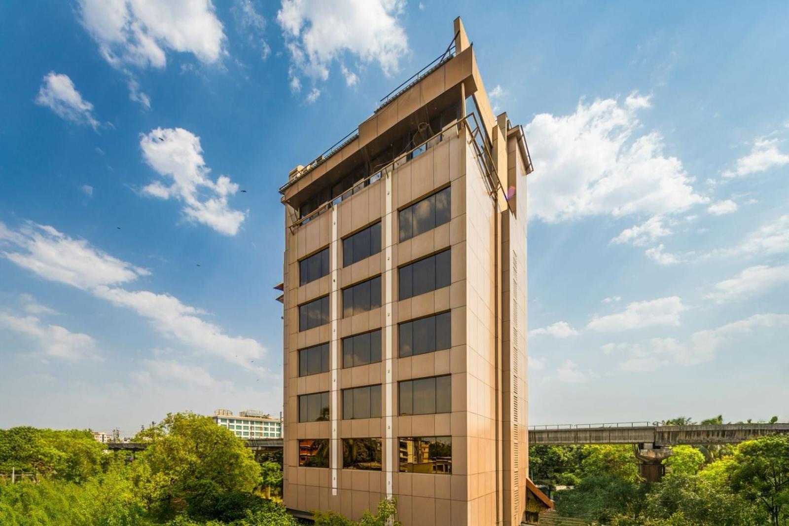 Hotel Peninsula Redpine Mumbai Exterior photo