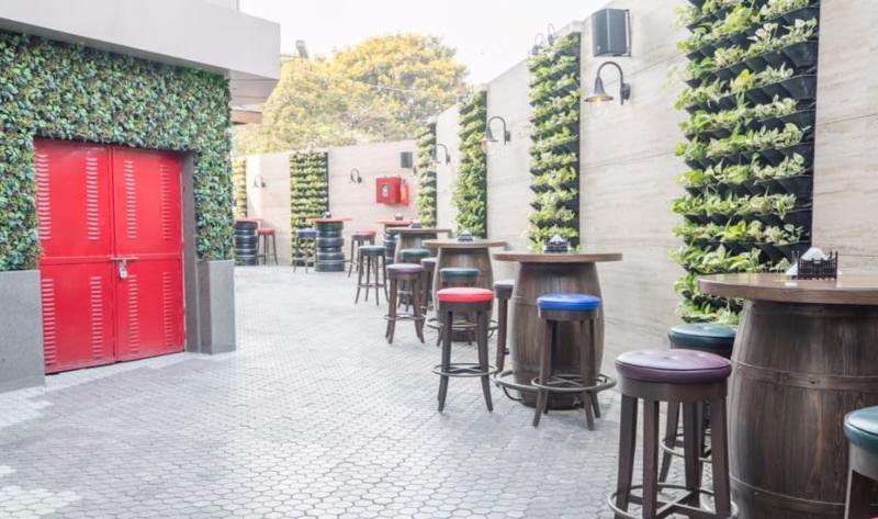 Hotel Peninsula Redpine Mumbai Exterior photo