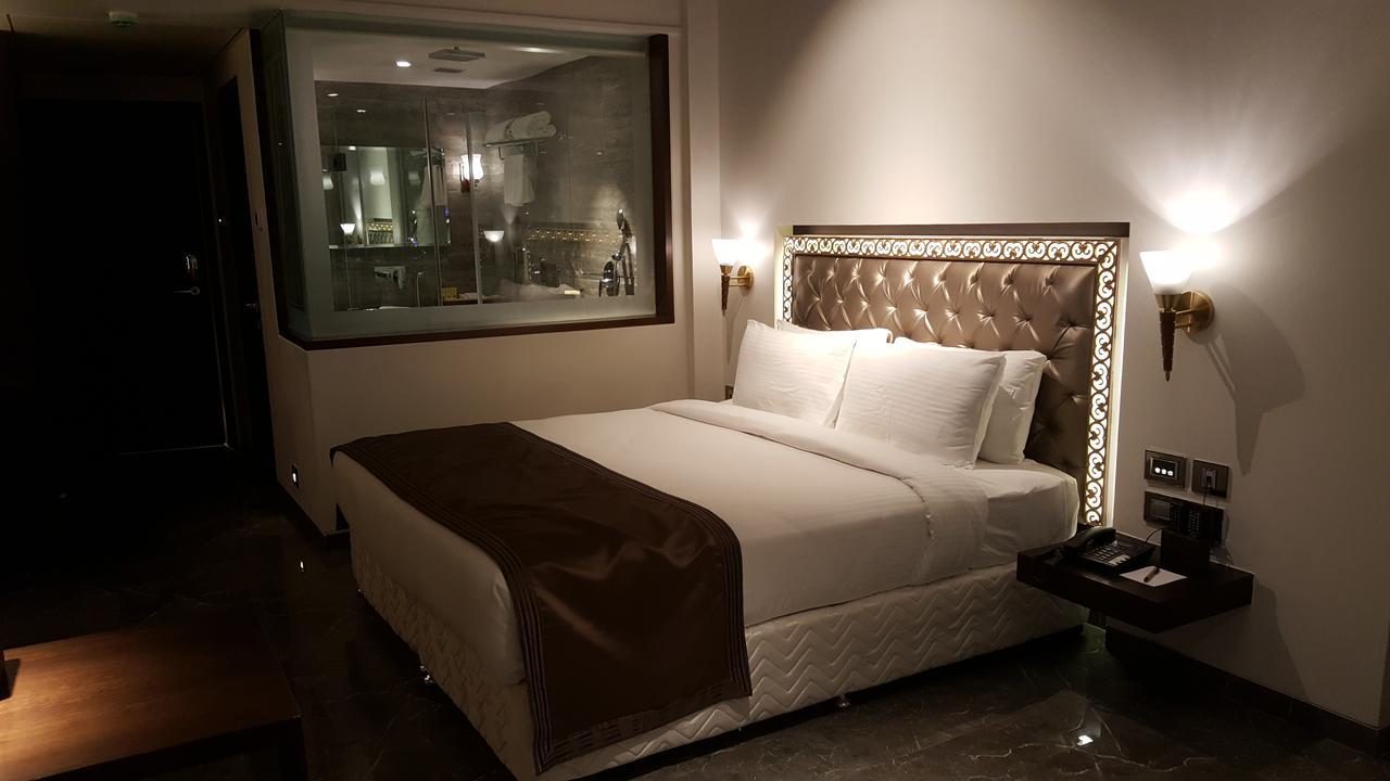 Hotel Peninsula Redpine Mumbai Exterior photo